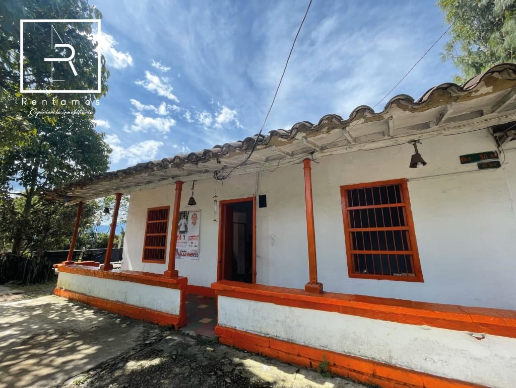 Casa en venta Antioquia Envigado El Chocho 170 m2 Habitaciones 3 Baños 2 Garajes 5 Precio $2500000000