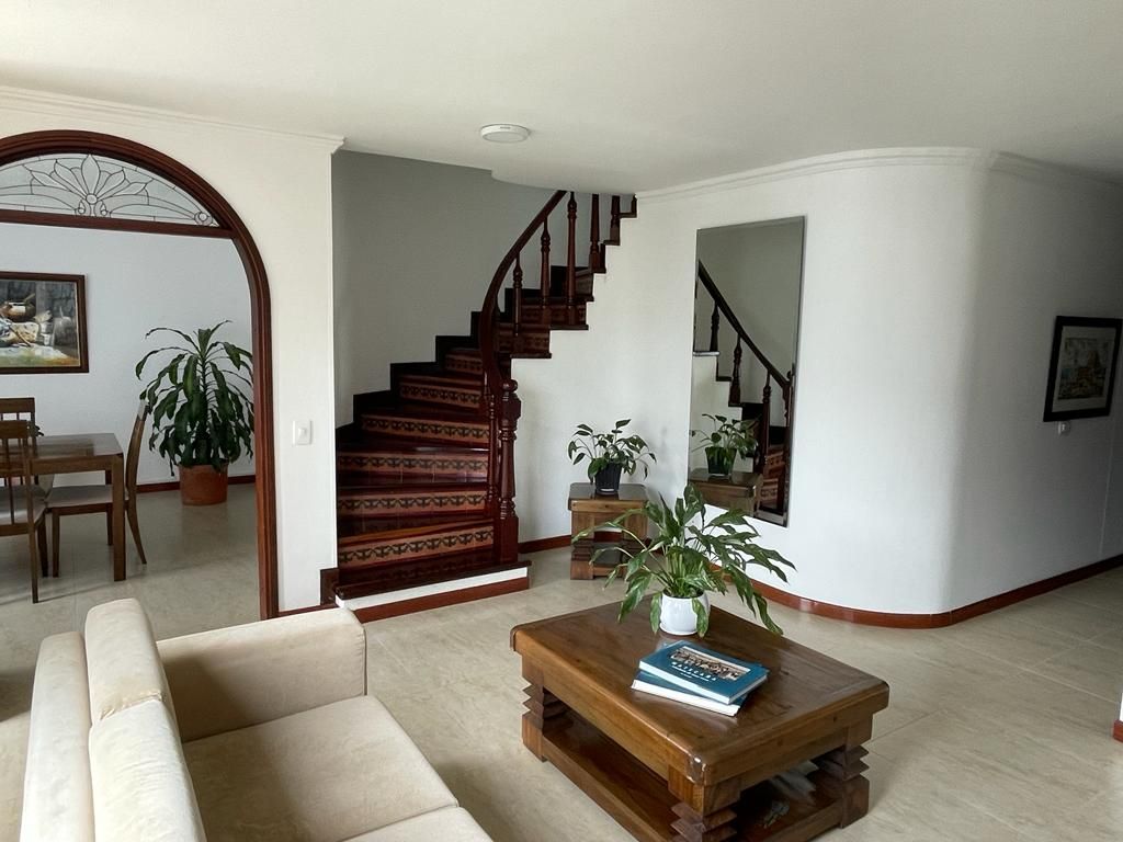 Casa en venta Risaralda Pereira Los Alamos 148 m2 Habitaciones 3 Baños 4 Garajes 3 Precio $700000000