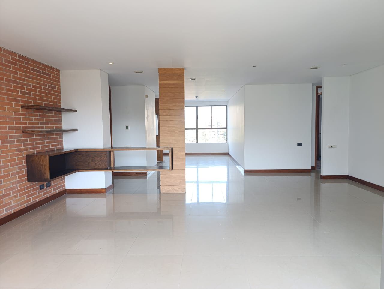 Apartamento en arriendo Antioquia Medellín Los Naranjos 215 m2 Habitaciones 3 Baños 6 Garajes 3 Precio $8500000