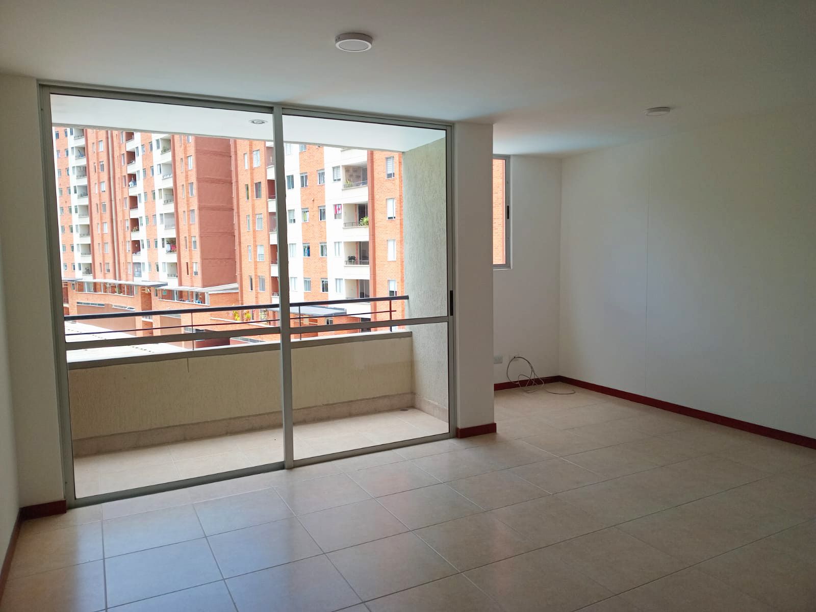 Apartamento en arriendo Antioquia Envigado La Inmaculada 85 m2 Habitaciones 3 Baños 2 Garajes 2 Precio $3600000