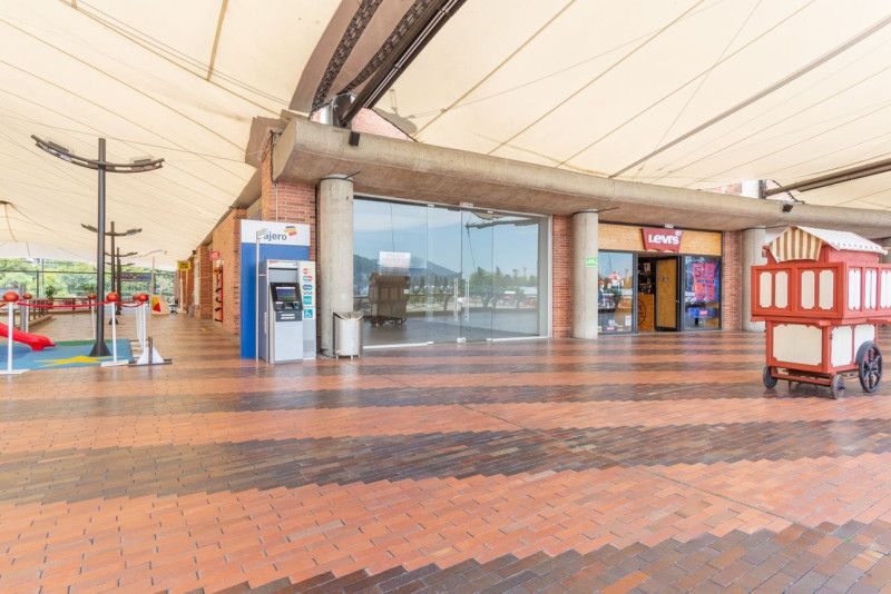 Local en arriendo Cundinamarca Bogotá Casa Blanca 214 m2 Habitaciones 0 Baños 2 Garajes 0 Precio $8500000