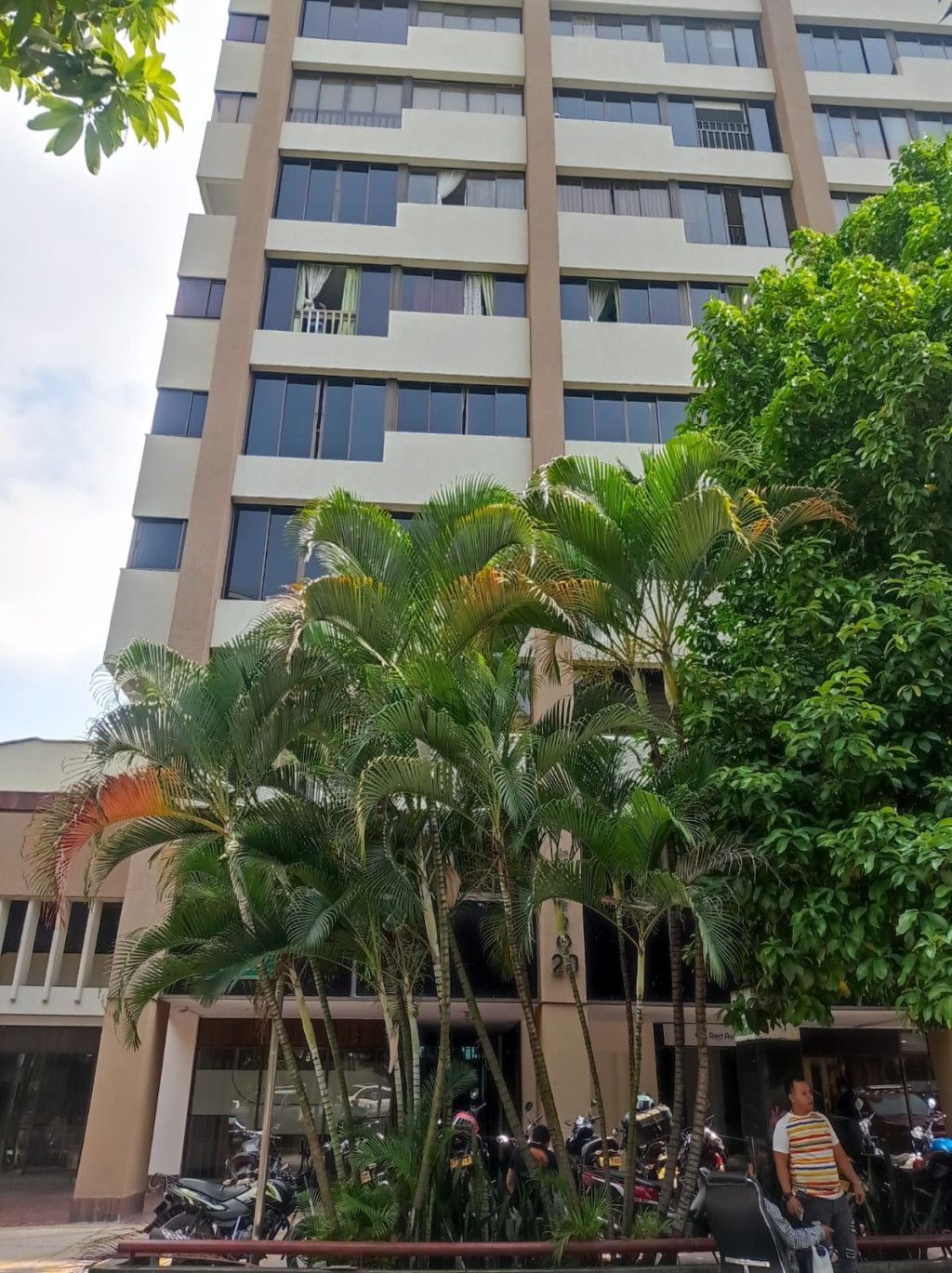 Oficina en venta Valle Del Cauca Cali Versalles 120 m2 Habitaciones 0 Baños 2 Garajes 1 Precio $490000000