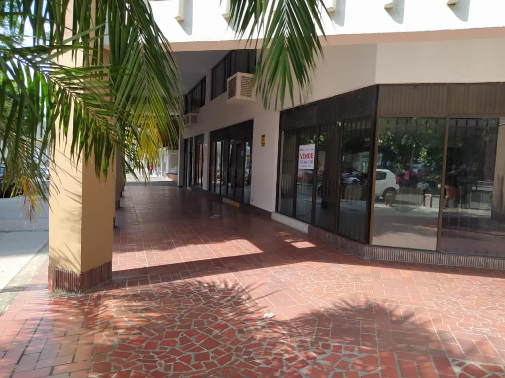 Local en venta Valle Del Cauca Cali San Vicente 171 m2 Habitaciones 0 Baños 2 Garajes 0 Precio $1100000000