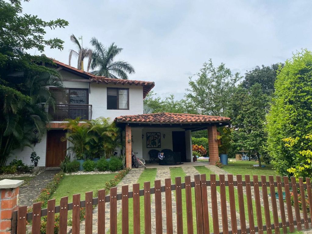 Casa Campestre en venta Valle Del Cauca Cali Nn 296 m2 Habitaciones 4 Baños 4 Garajes 5 Precio $1480000000
