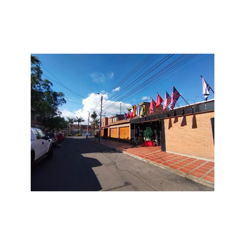 Casa en venta Cundinamarca Bogotá La Esmeralda 297 m2 Habitaciones 3 Baños 4 Garajes 0 Precio $1150000000