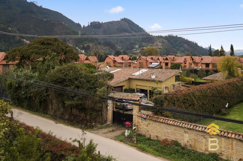 Casa en venta Cundinamarca Chía Chia 380 m2 Habitaciones 3 Baños 3 Garajes 8 Precio $2290000000