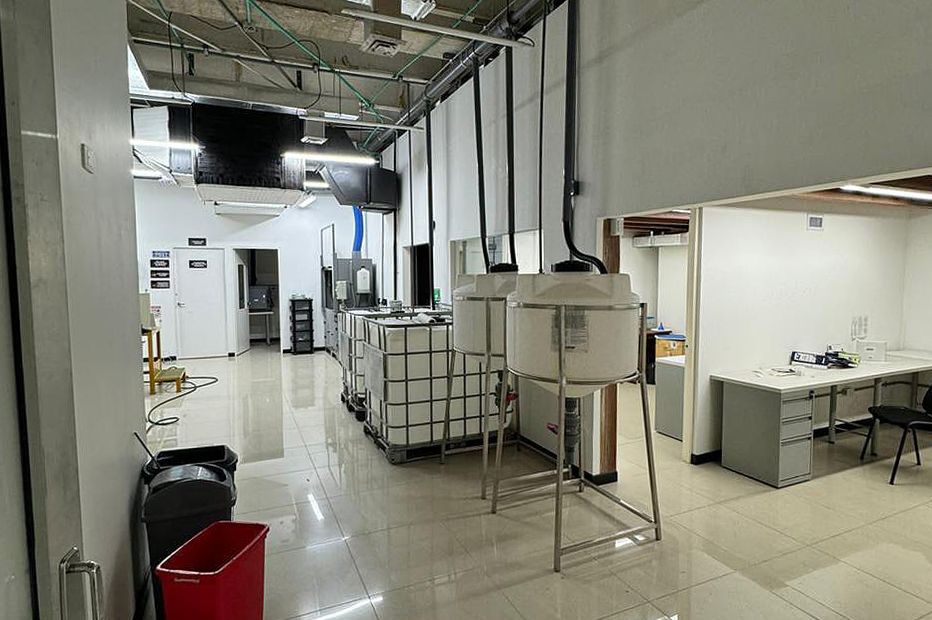 Oficina en venta Antioquia Medellín Guayabal 136 m2 Habitaciones 0 Baños 0 Garajes 2 Precio $1130000000