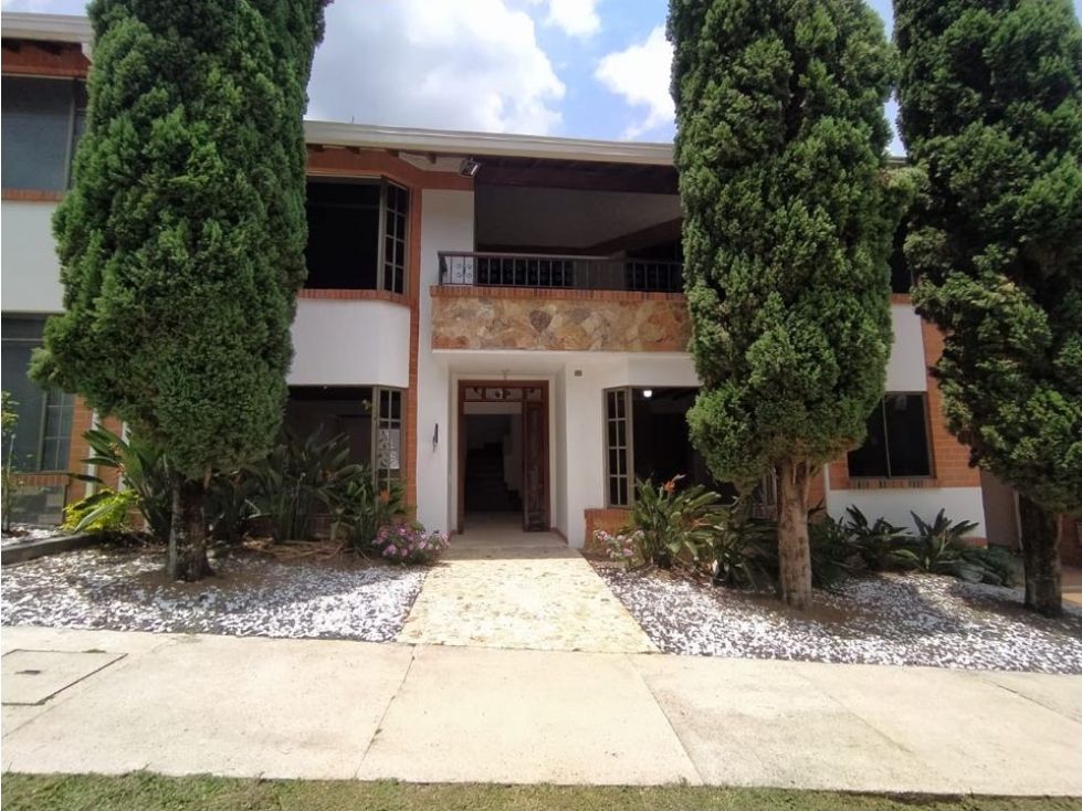 Casa en venta Antioquia Sabaneta Betania 350 m2 Habitaciones 4 Baños 4 Garajes 2 Precio $1300000000