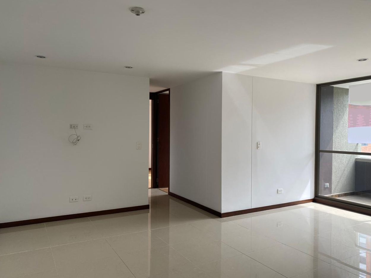 Apartamento en arriendo Antioquia Envigado Loma Del Atravesado 70 m2 Habitaciones 2 Baños 2 Garajes 3 Precio $3450000