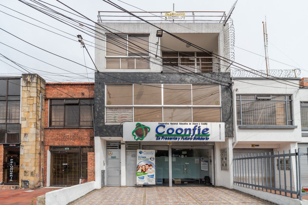 Local en arriendo Cundinamarca Bogotá El Campin 100 m2 Habitaciones 0 Baños 1 Garajes 1 Precio $3000000