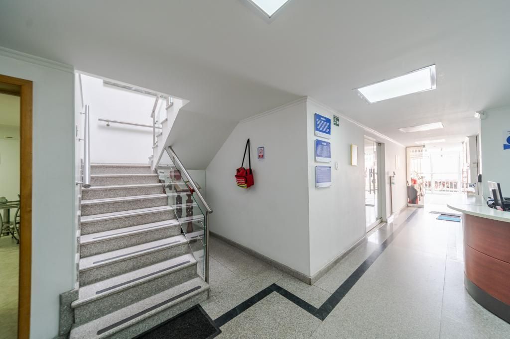 Casa en venta Cundinamarca Bogotá Puente Largo 449 m2 Habitaciones 15 Baños 3 Garajes 3 Precio $2548000000