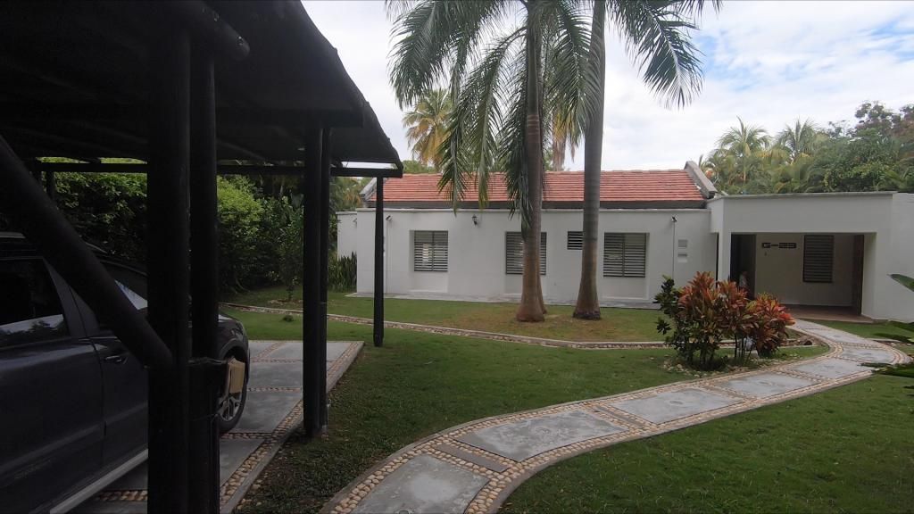Casa en venta Cundinamarca Girardot Sucre 300 m2 Habitaciones 5 Baños 5 Garajes 4 Precio $1200000000