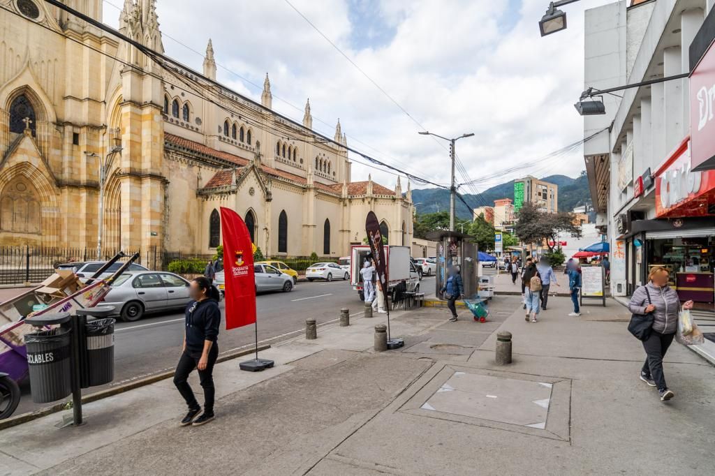 Local en venta Cundinamarca Bogotá Chapinero Central 1473 m2 Habitaciones 0 Baños 0 Garajes 0 Precio $6500000000