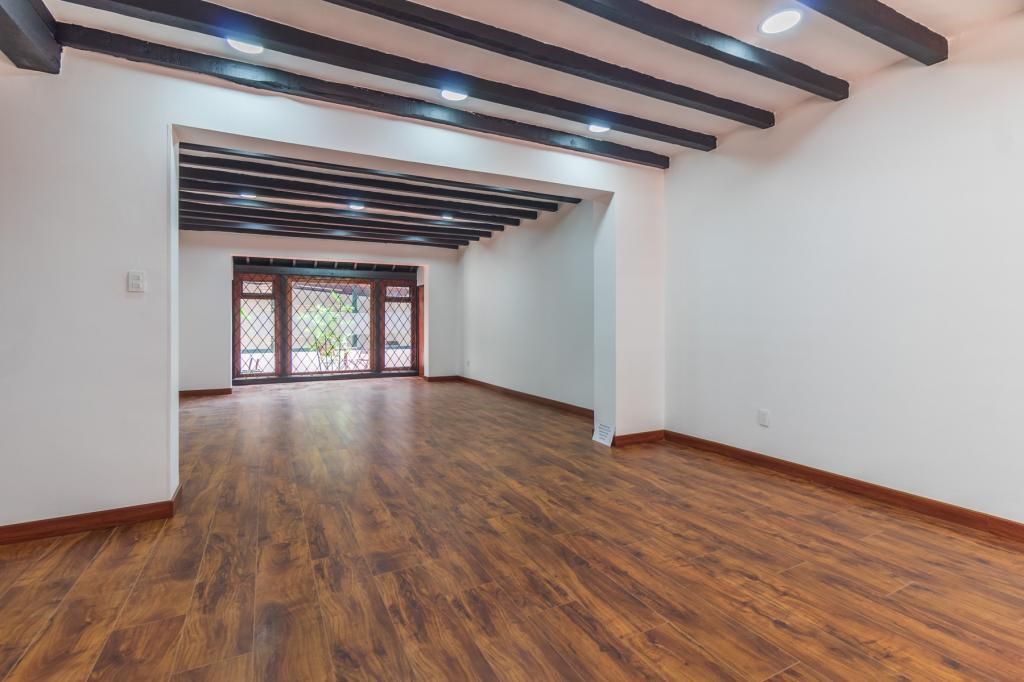 Oficina en arriendo Cundinamarca Bogotá Quinta Camacho 680 m2 Habitaciones 0 Baños 5 Garajes 8 Precio $21500000