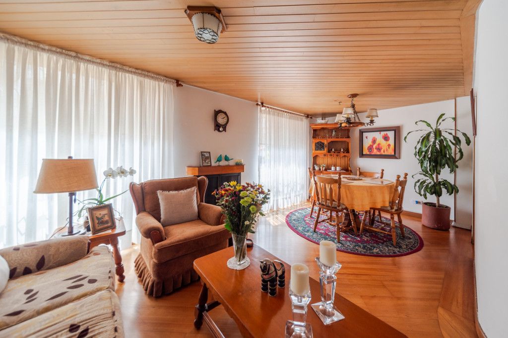 Casa en venta Cundinamarca Bogotá Los Cedritos 118 m2 Habitaciones 3 Baños 3 Garajes 2 Precio $650000000