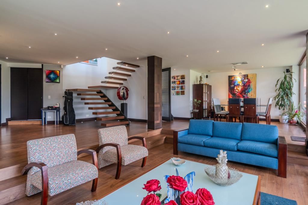 Casa en venta Cundinamarca Bogotá Suba Naranjos 300 m2 Habitaciones 3 Baños 3 Garajes 3 Precio $2900000000