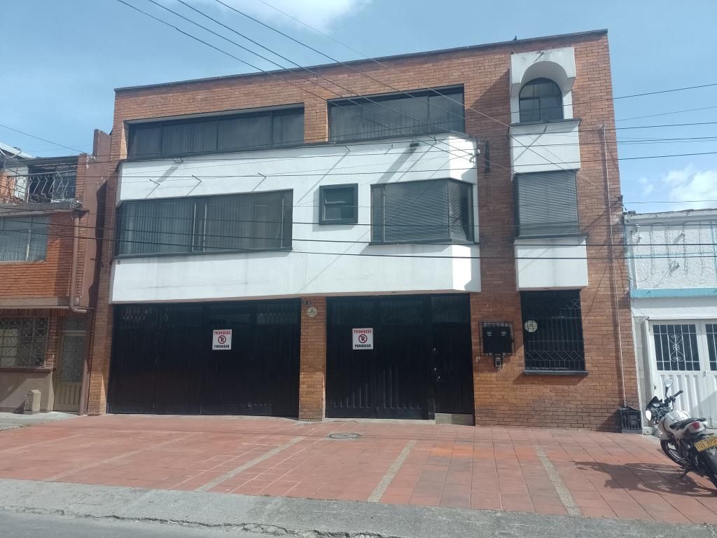 Bodega en arriendo Cundinamarca Bogotá El Rosario 226 m2 Habitaciones 0 Baños 4 Garajes 6 Precio $9000000
