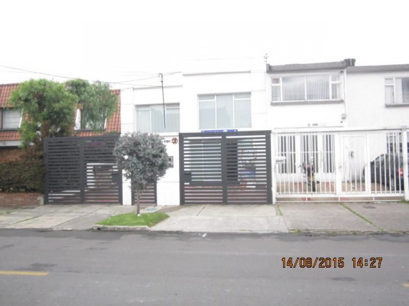 Casa en venta Cundinamarca Bogotá Estoril 263 m2 Habitaciones 8 Baños 6 Garajes 5 Precio $1390000000
