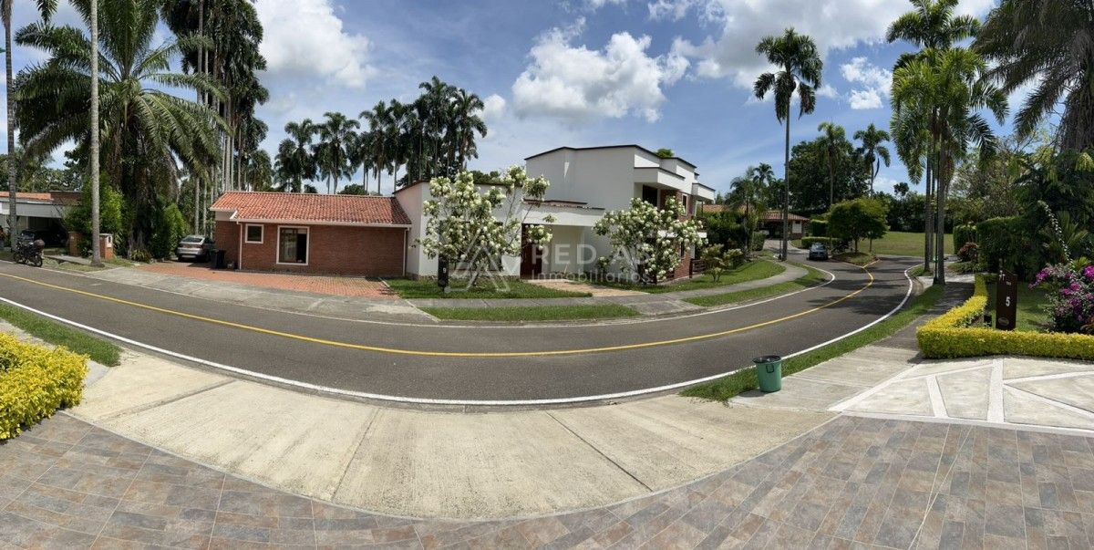 Casa en venta Risaralda Pereira Pereira 400 m2 Habitaciones 7 Baños 8 Garajes 5 Precio $2100000000