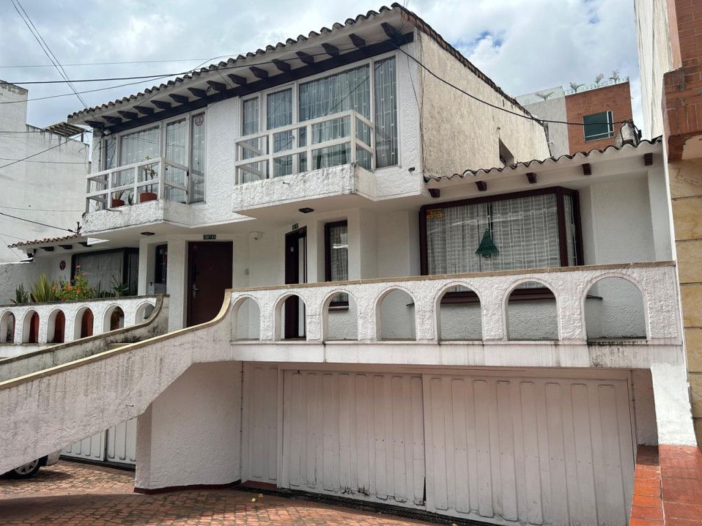 Casa en venta Cundinamarca Bogotá Los Cedros 350 m2 Habitaciones 3 Baños 5 Garajes 2 Precio $980000000