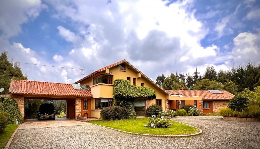 Casa en venta Cundinamarca Tenjo Tenjo 284 m2 Habitaciones 3 Baños 4 Garajes 6 Precio $2600000000