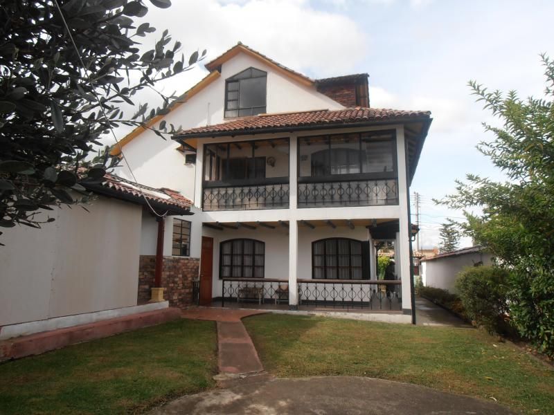 Casa en venta Cundinamarca Cota Cota 300 m2 Habitaciones 3 Baños 3 Garajes 4 Precio $800000000