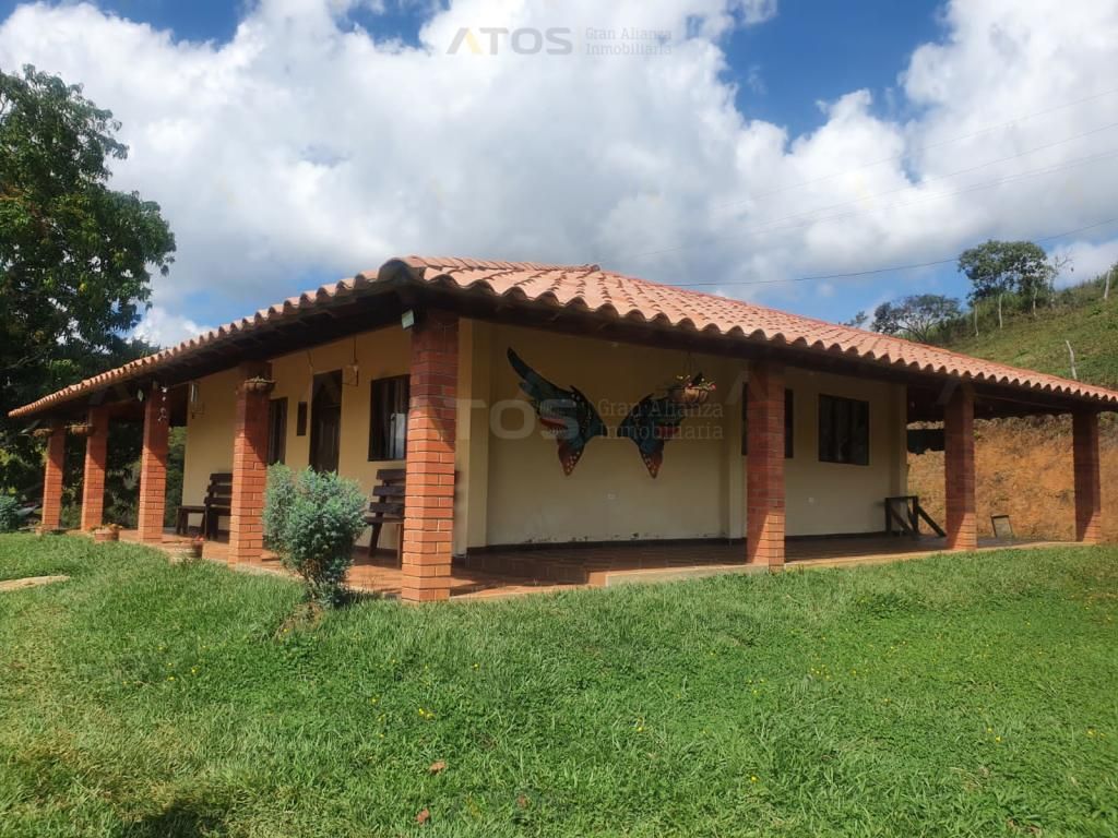 Finca en venta Santander Charalá Charalá 210 m2 Habitaciones 0 Baños 10 Garajes 1 Precio $620000000