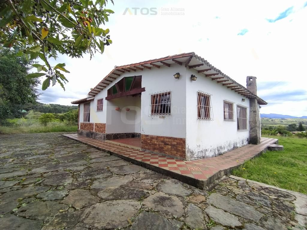 Finca en venta Boyacá Cómbita Cómbita 130 m2 Habitaciones 3 Baños 2 Garajes 3 Precio $460000000