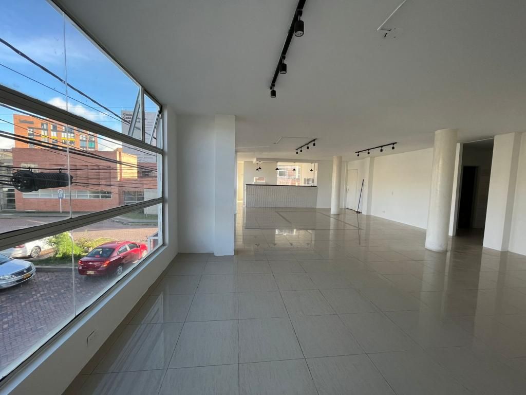 Local en venta Boyacá Tunja Asd 130 m2 Habitaciones 0 Baños 2 Garajes 2 Precio $950000000