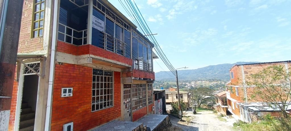 Casa en venta Boyacá Moniquirá Moniquira 263 m2 Habitaciones 8 Baños 2 Garajes 1 Precio $330000000