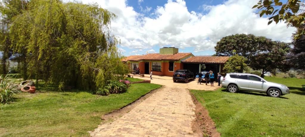 Finca en venta Boyacá Cómbita Cómbita 250 m2 Habitaciones 4 Baños 3 Garajes 2 Precio $1700000000