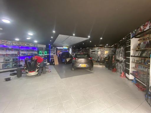 Edificio en venta Cundinamarca Bogotá San Fernando Occidental 710 m2 Habitaciones 3 Baños 7 Garajes 0 Precio $2100000000