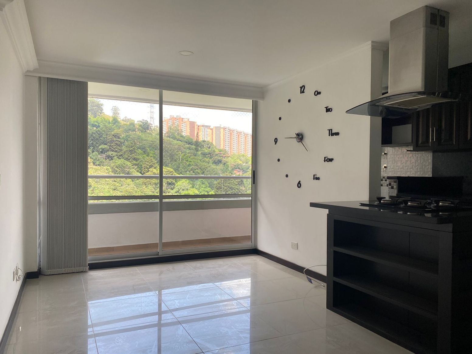 Apartamento en arriendo Antioquia Envigado Alcalá 70 m2 Habitaciones 3 Baños 2 Garajes 2 Precio $3050000
