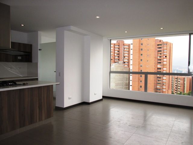 Apartamento en arriendo o venta Antioquia Envigado Zona Centro 100 m2 Habitaciones 3 Baños 2 Garajes 3 Precio venta $780000000 Precio arriendo $4700000