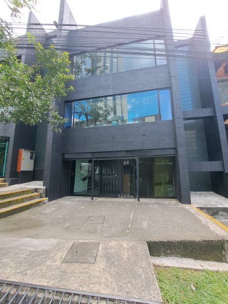 Bodega en venta Antioquia Medellín Batallon Girardot 186 m2 Habitaciones 0 Baños 2 Garajes 2 Precio $1450000000