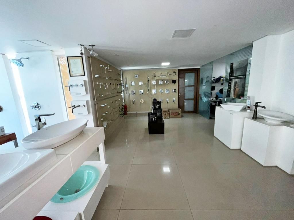 Local en arriendo Atlántico Barranquilla Altos Del Prado 900 m2 Habitaciones 0 Baños 6 Garajes 8 Precio $30000000