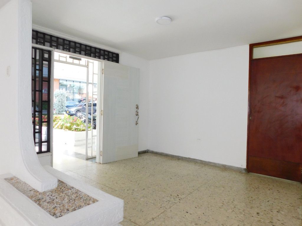 Apartamento en arriendo Atlántico Barranquilla El Golf 280 m2 Habitaciones 4 Baños 2 Garajes 1 Precio $6000000