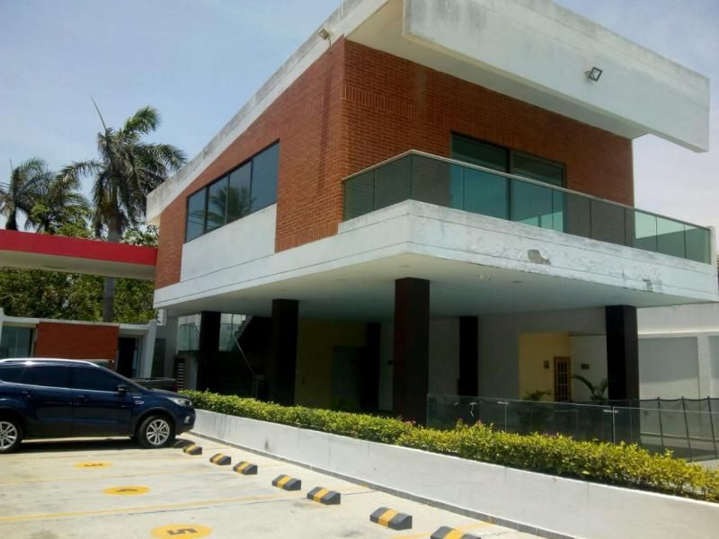 Casa en venta Atlántico Barranquilla Asd 540 m2 Habitaciones 3 Baños 8 Garajes 3 Precio $2400000000