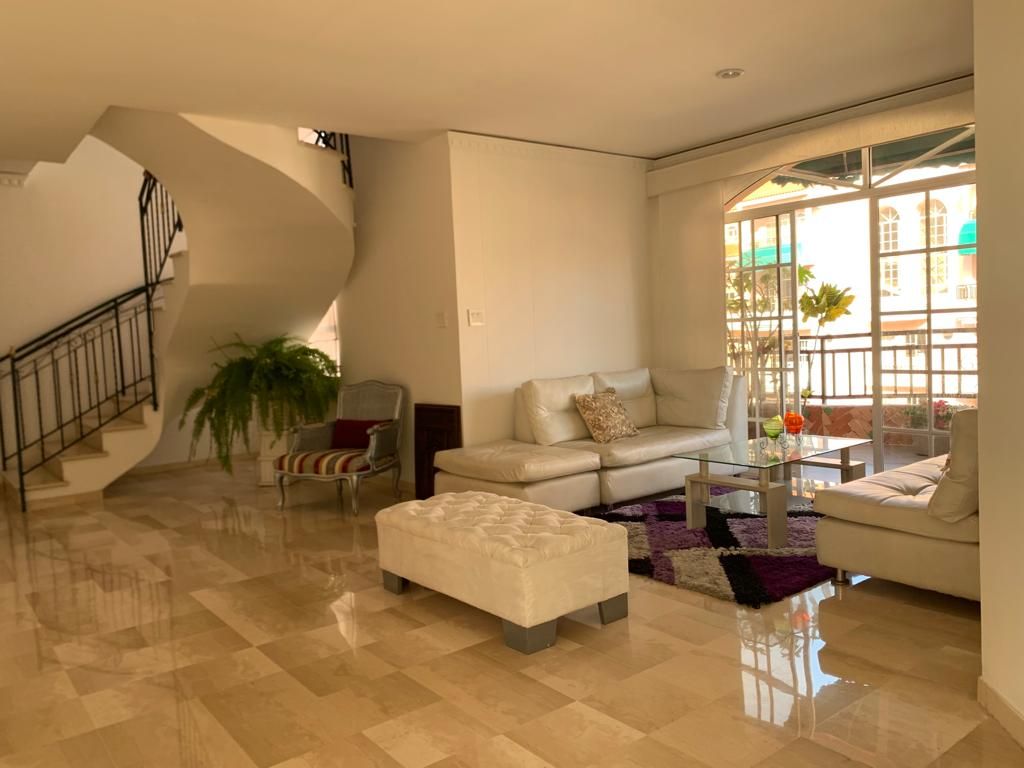 Apartamento en arriendo Atlántico Barranquilla Altos De Riomar 300 m2 Habitaciones 3 Baños 5 Garajes 2 Precio $9000000