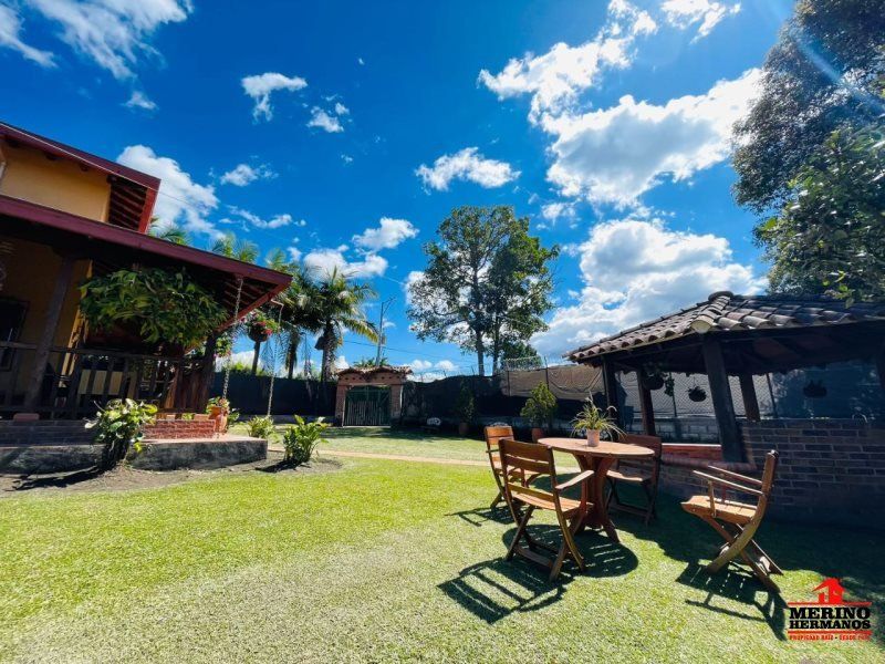 Casa en arriendo o venta Antioquia Rionegro San Antonio 1220 m2 Habitaciones 5 Baños 3 Garajes 0 Precio venta $1300000000 Precio arriendo $5000000