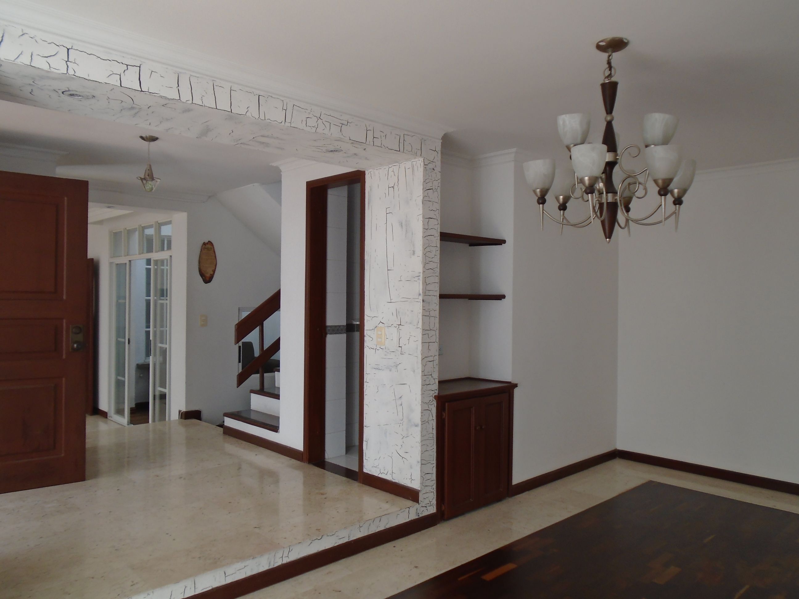 Casa en arriendo Risaralda Pereira Los Alamos 300 m2 Habitaciones 3 Baños 4 Garajes 3 Precio $4250000