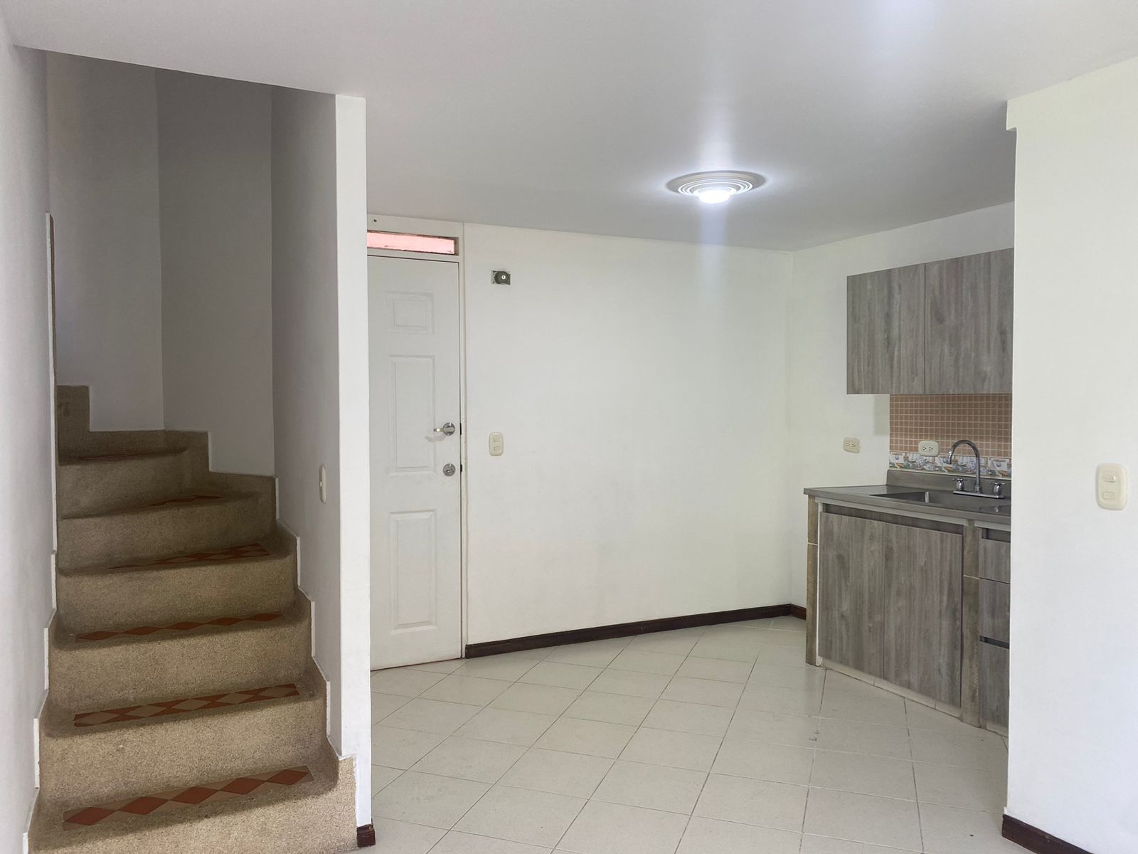 Apartamento en arriendo Antioquia Envigado Trianon 62 m2 Habitaciones 3 Baños 2 Garajes 2 Precio $2550000
