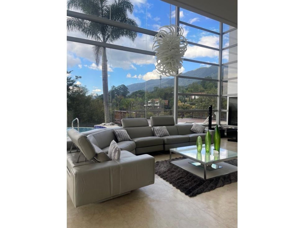Casa en arriendo o venta Antioquia Medellín Los Balsos No1 650 m2 Habitaciones 4 Baños 4 Garajes 4 Precio venta $5800000000 Precio arriendo $28000000