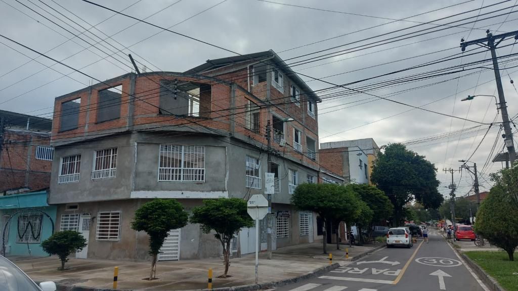 Edificio en venta Valle Del Cauca Cali Atanasio Girardot 190 m2 Habitaciones 8 Baños 6 Garajes 1 Precio $750000000