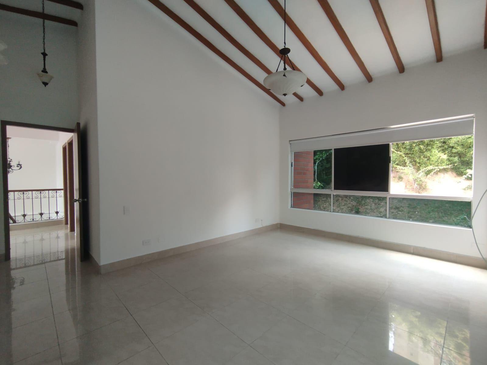 Casa en arriendo Antioquia Medellín La Linde 200 m2 Habitaciones 4 Baños 6 Garajes 3 Precio $7500000