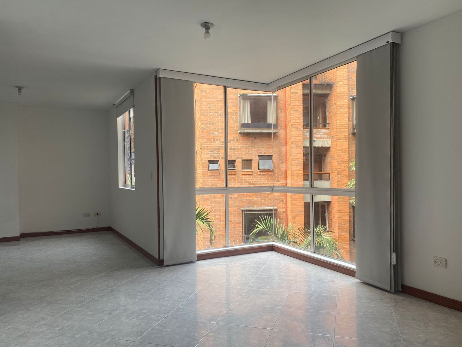 Apartamento en arriendo Antioquia Envigado Zúñiga 96 m2 Habitaciones 3 Baños 2 Garajes 2 Precio $3950000