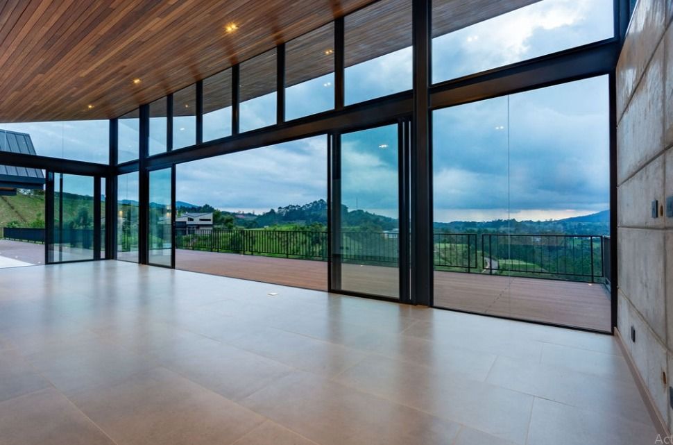 Casa en venta Antioquia El Retiro Ub Martin Pescador 554 m2 Habitaciones 3 Baños 8 Garajes 3 Precio $3550000000