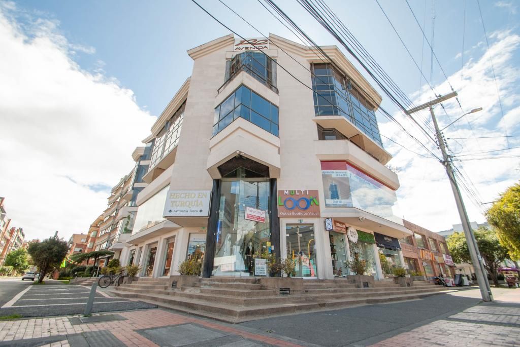 Local en arriendo Cundinamarca Bogotá Santa Barbara Occidental 322 m2 Habitaciones 0 Baños 4 Garajes 2 Precio $29543400