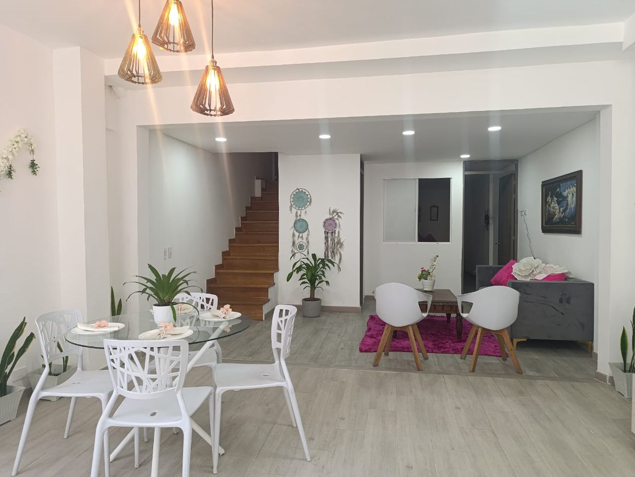 Casa en venta Antioquia Medellín El Tesoro 260 m2 Habitaciones 4 Baños 8 Garajes 3 Precio $1600000000