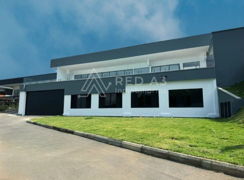 Casa en venta Risaralda Pereira Pinares Alto 648 m2 Habitaciones 4 Baños 8 Garajes 5 Precio $8000000000